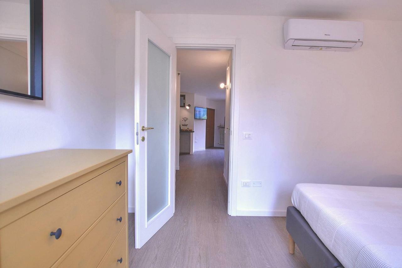 La Briciola Apartment Sirmione Bagian luar foto