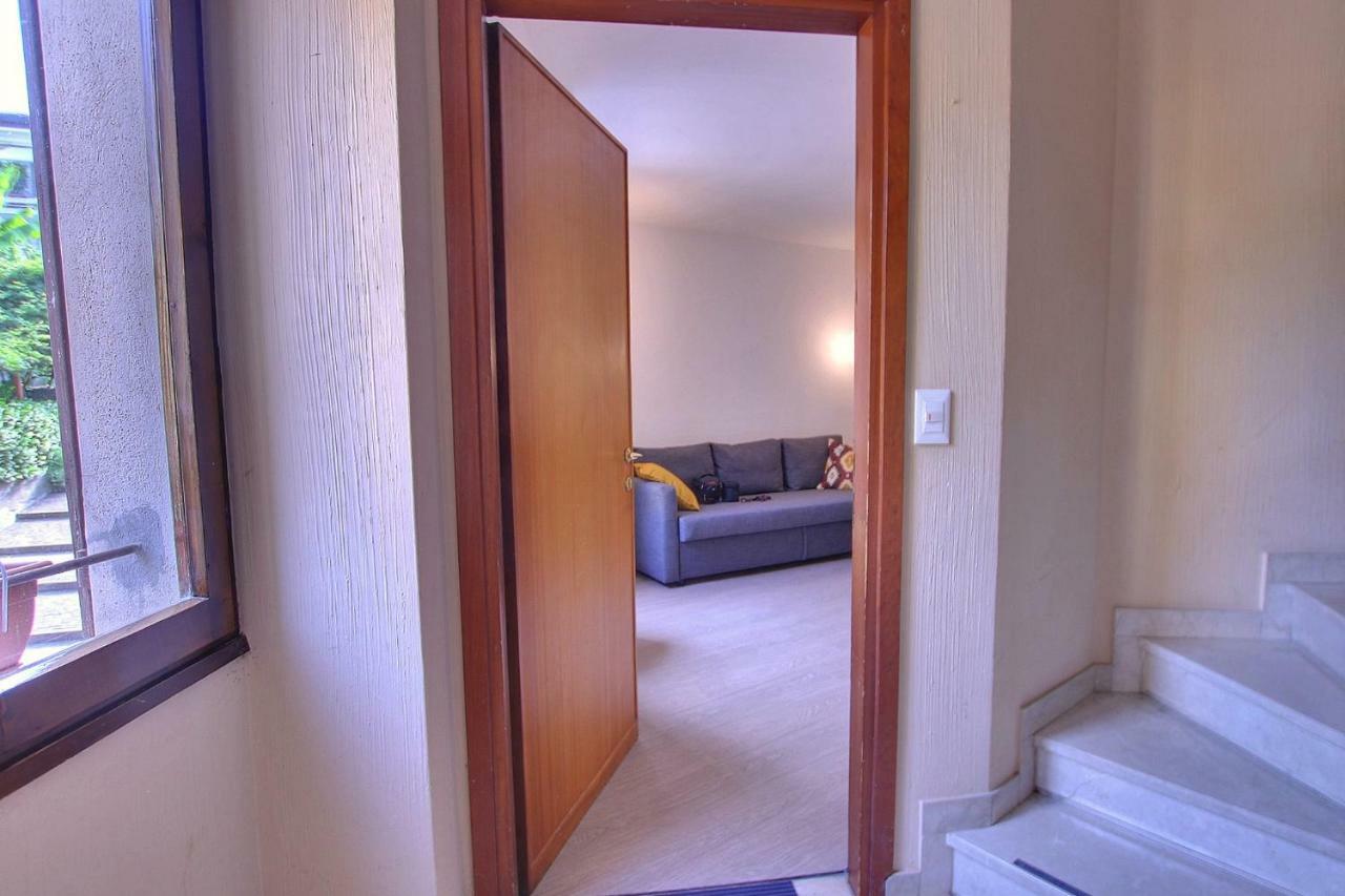 La Briciola Apartment Sirmione Bagian luar foto