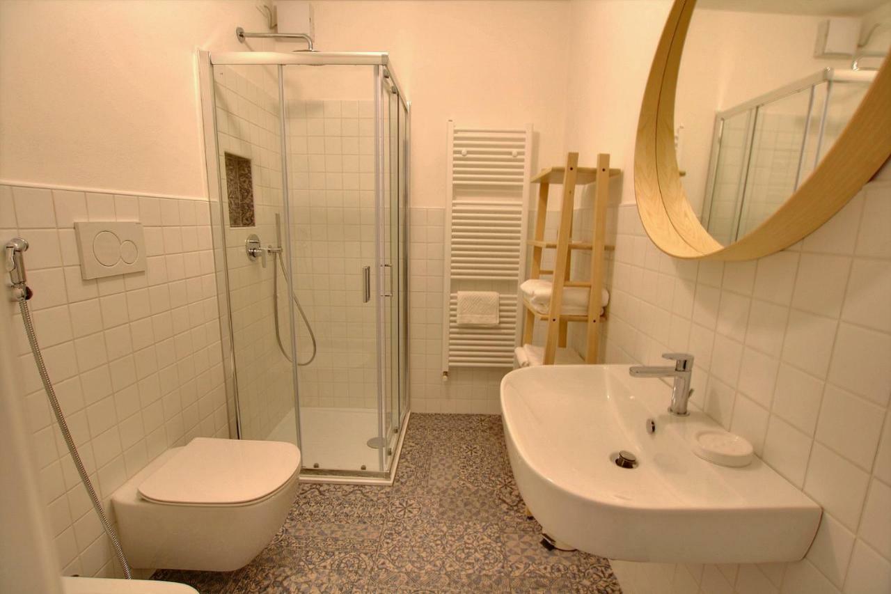 La Briciola Apartment Sirmione Bagian luar foto