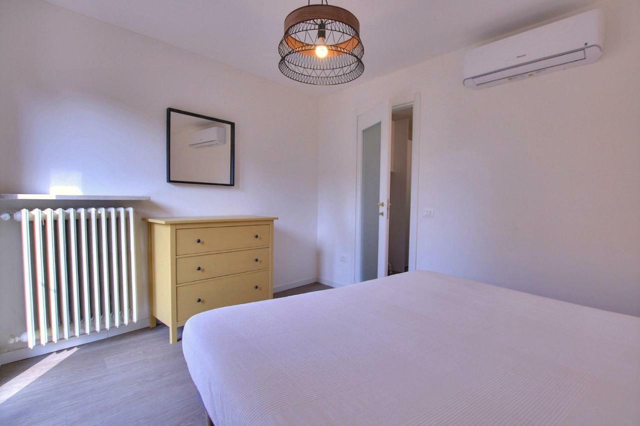 La Briciola Apartment Sirmione Bagian luar foto